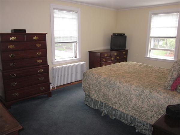 85 Mayflower Road Needham, MA 02492 - Photo 7 of 10