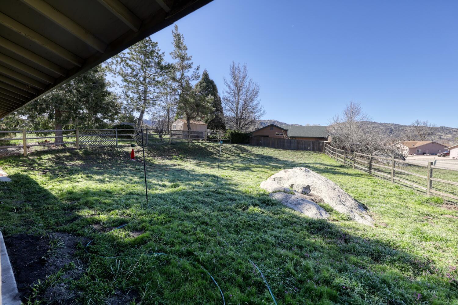 29180 North Lower Valley Road Tehachapi, CA 93561 - Photo 29 of 32 29180 N Lower Valley Rd-large-035-012-La