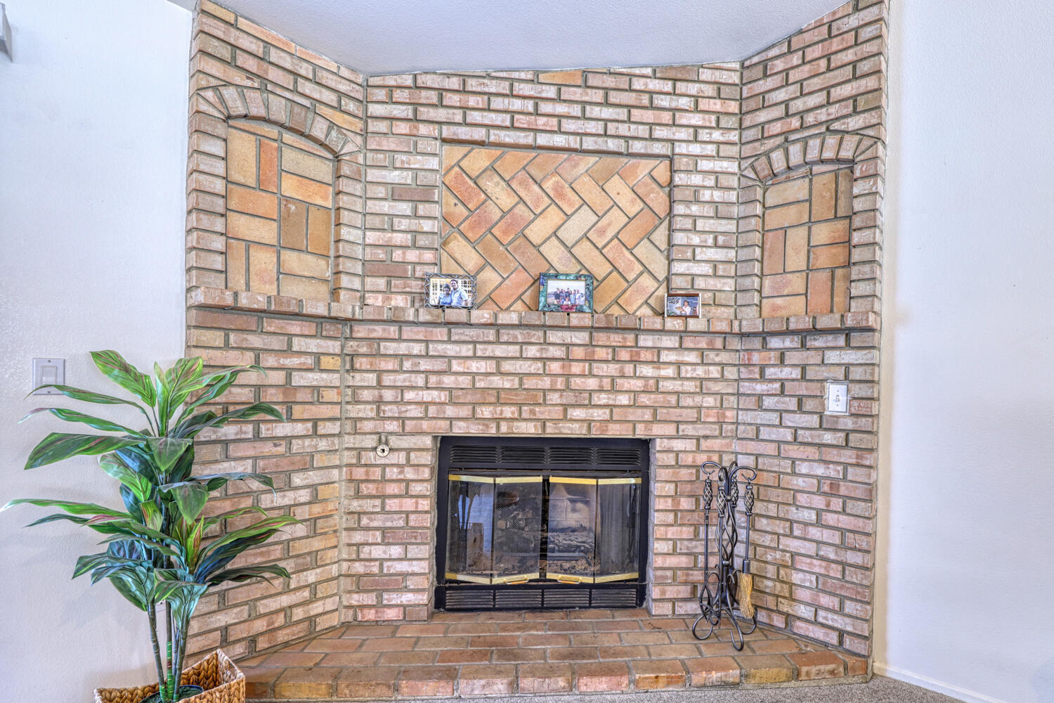 29180 North Lower Valley Road Tehachapi, CA 93561 - Photo 3 of 32 29180 N Lower Valley Rd-large-009-003-Be