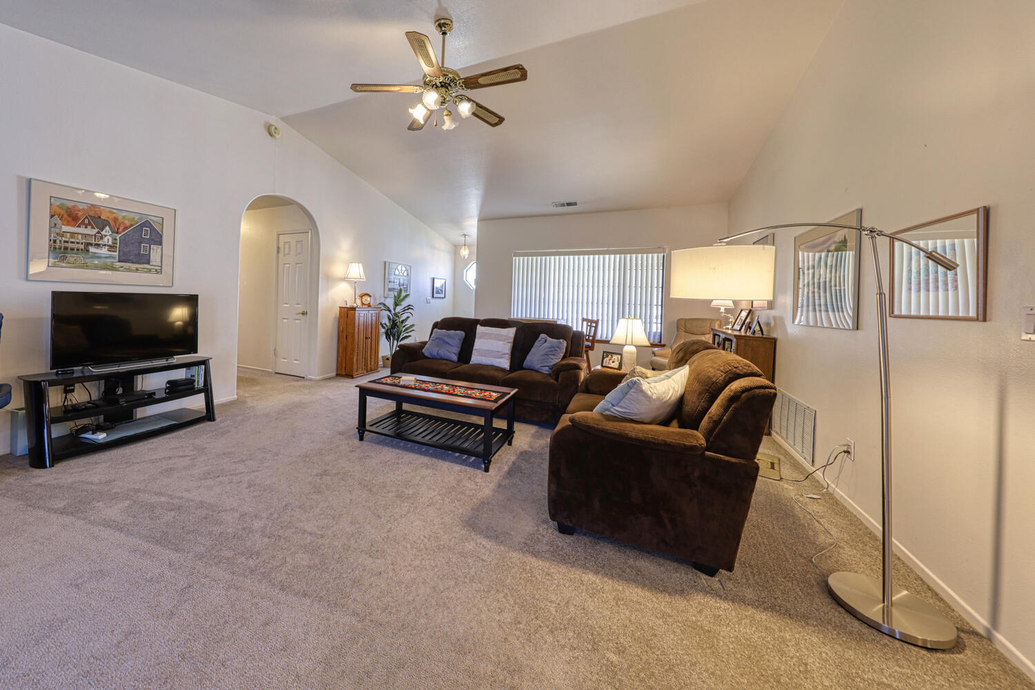 29180 North Lower Valley Road Tehachapi, CA 93561 - Photo 6 of 32 29180 N Lower Valley Rd-large-008-004-Be