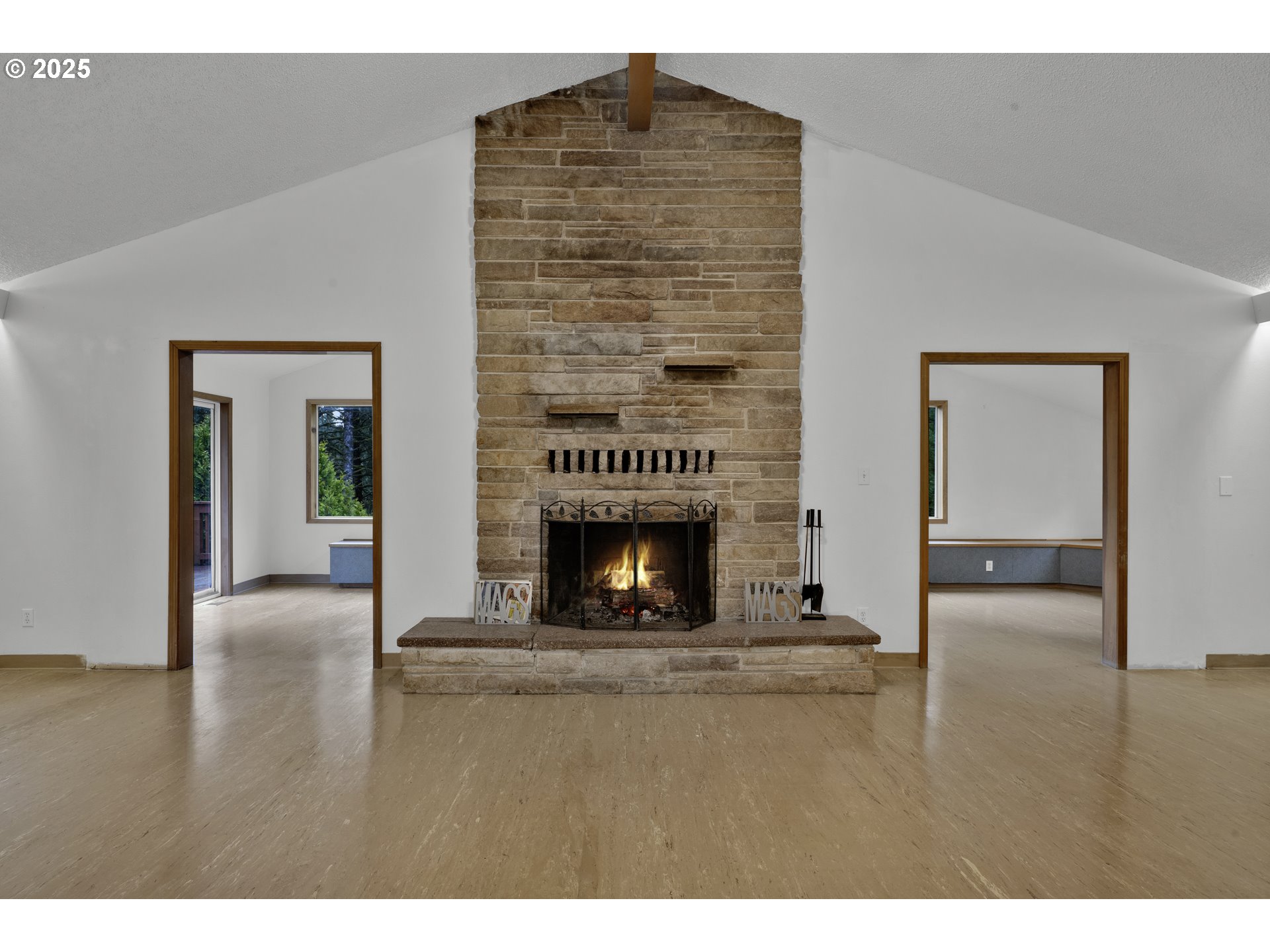 9790 Northeast Benton Street Newport, OR 97365 - Photo 8 of 47