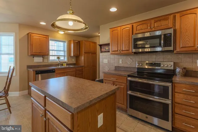 $325,000 | 11 Irvin Drive, Shippensburg, PA 17257