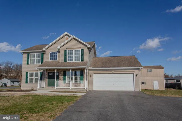 $325,000 | 11 Irvin Drive, Shippensburg, PA 17257