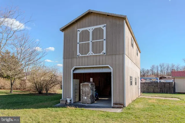 $325,000 | 11 Irvin Drive, Shippensburg, PA 17257