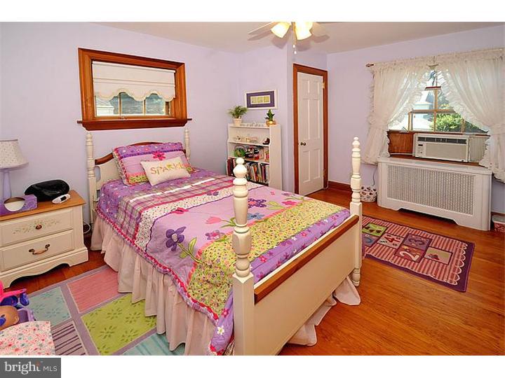646 Croyden Road Cheltenham, PA 19012 - Photo 14 of 25 Bedroom 2