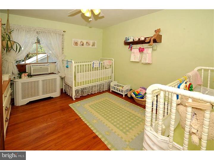646 Croyden Road Cheltenham, PA 19012 - Photo 15 of 25 Bedroom 3