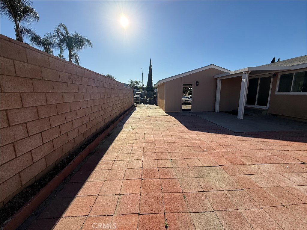 3445 Sparrow Circle Riverside, CA 92503 - Photo 37 of 41 a balcony with view of the house