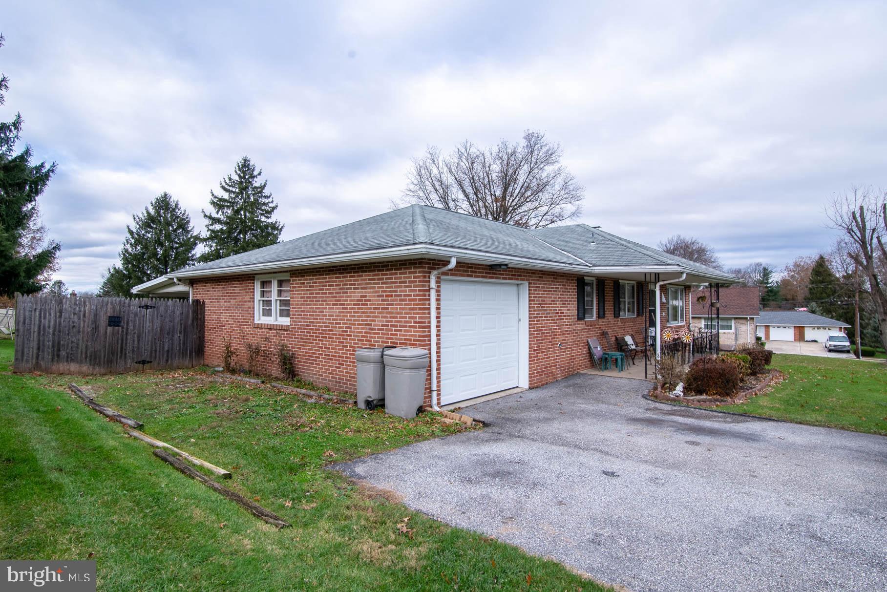 2158 Derry Road York, PA 17408 - Photo 3 of 41