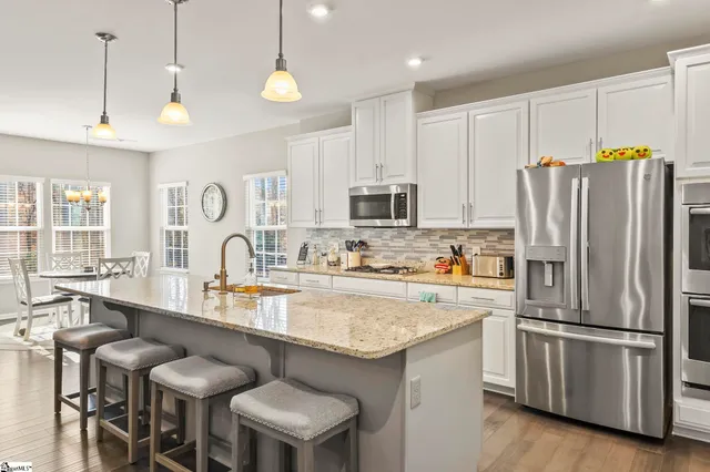 $475,000 | 105 Fawn Hill Drive, Simpsonville, SC 29681