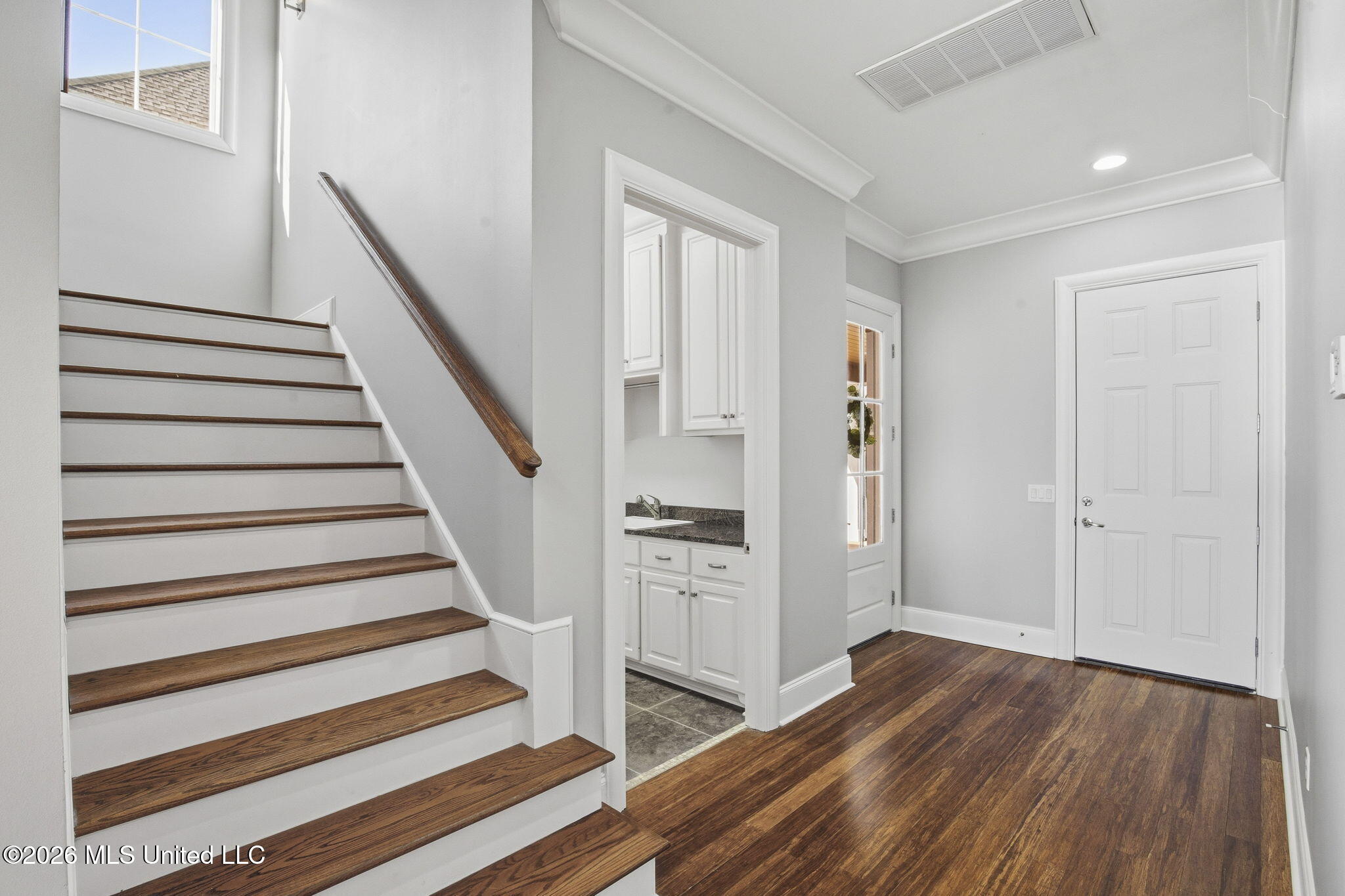 504 Port Arbor Brandon, MS 39047 - Photo 11 of 103 Staircase & Laundry