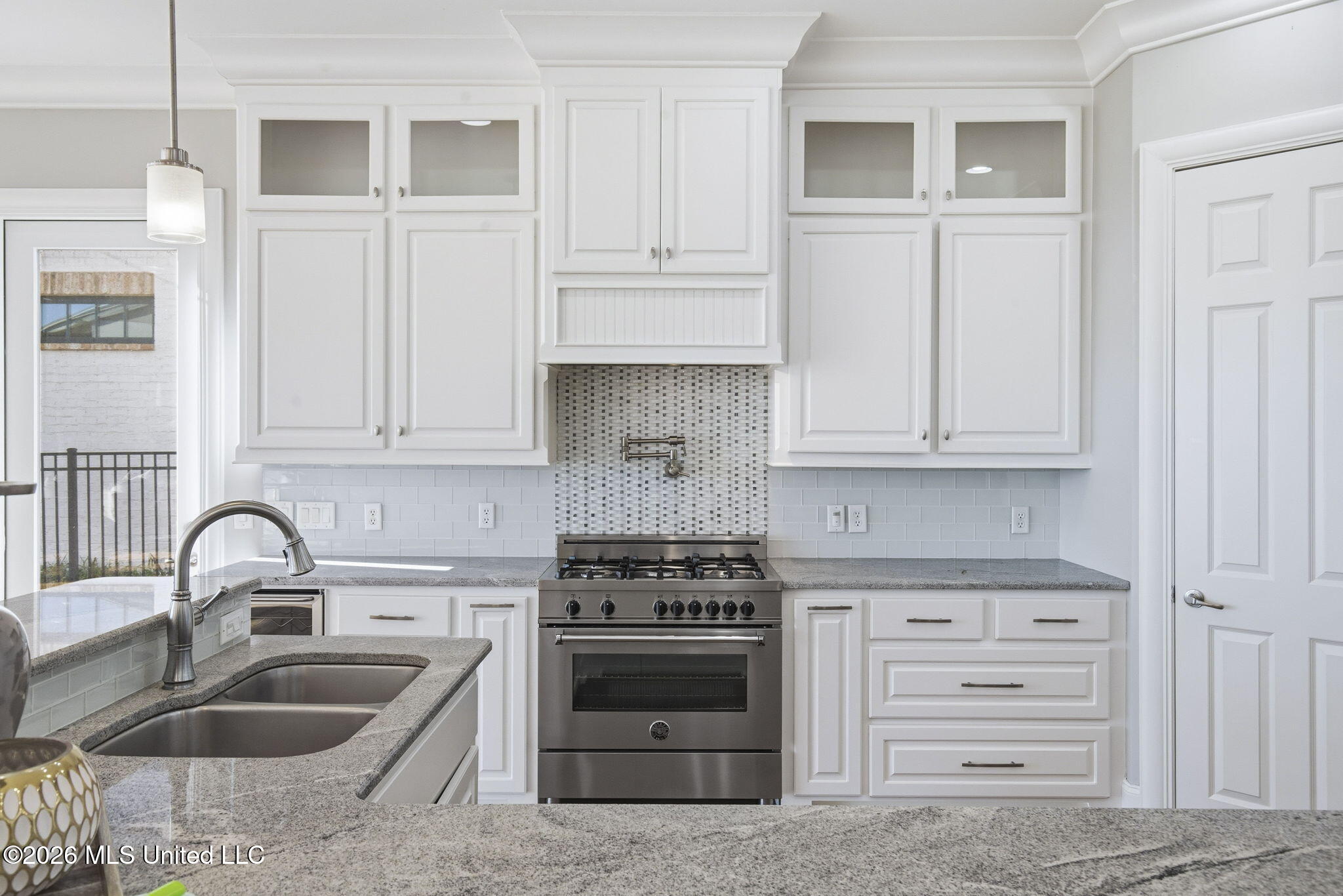 504 Port Arbor Brandon, MS 39047 - Photo 13 of 103 Pot Filler