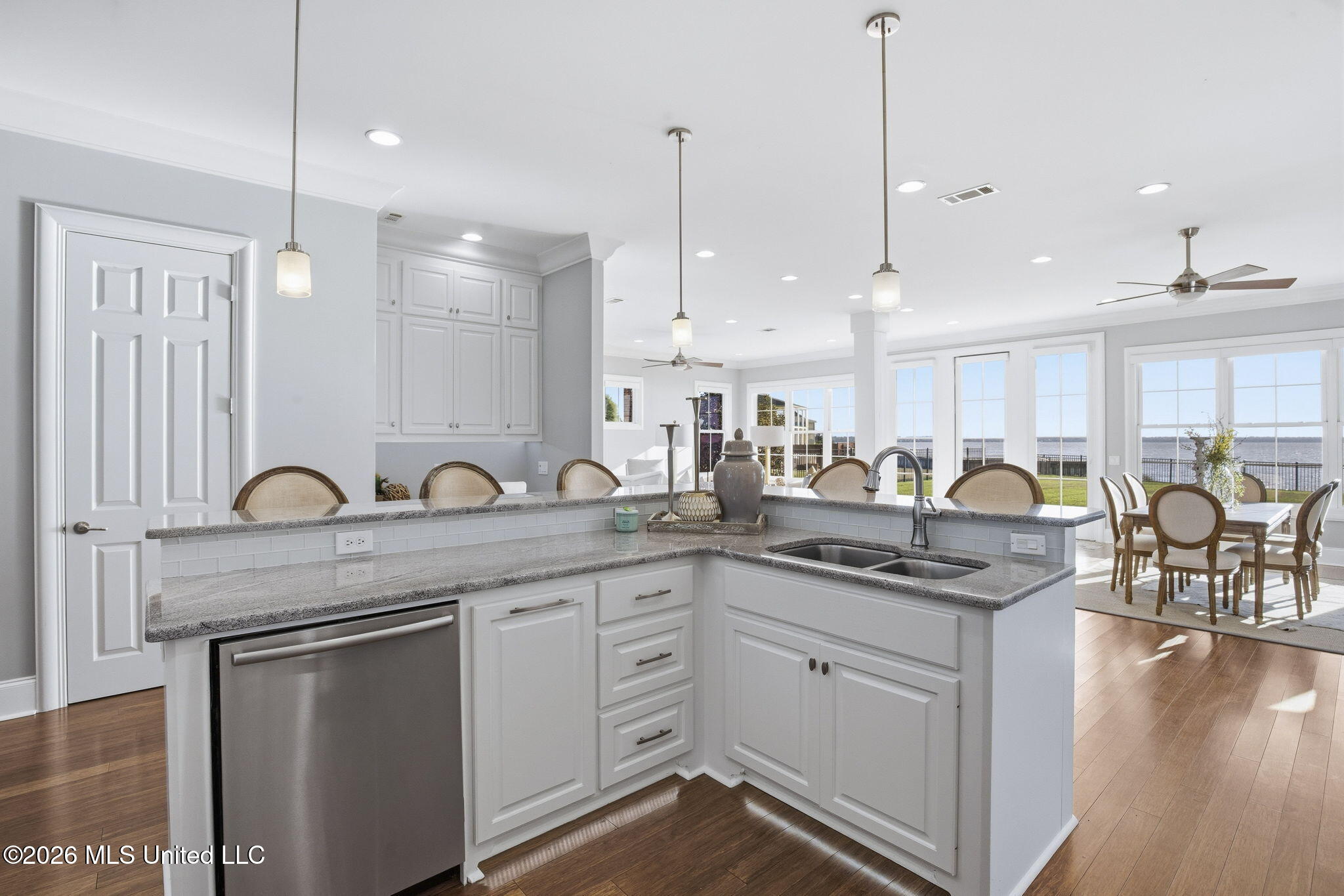 504 Port Arbor Brandon, MS 39047 - Photo 14 of 103 L Shaped Island