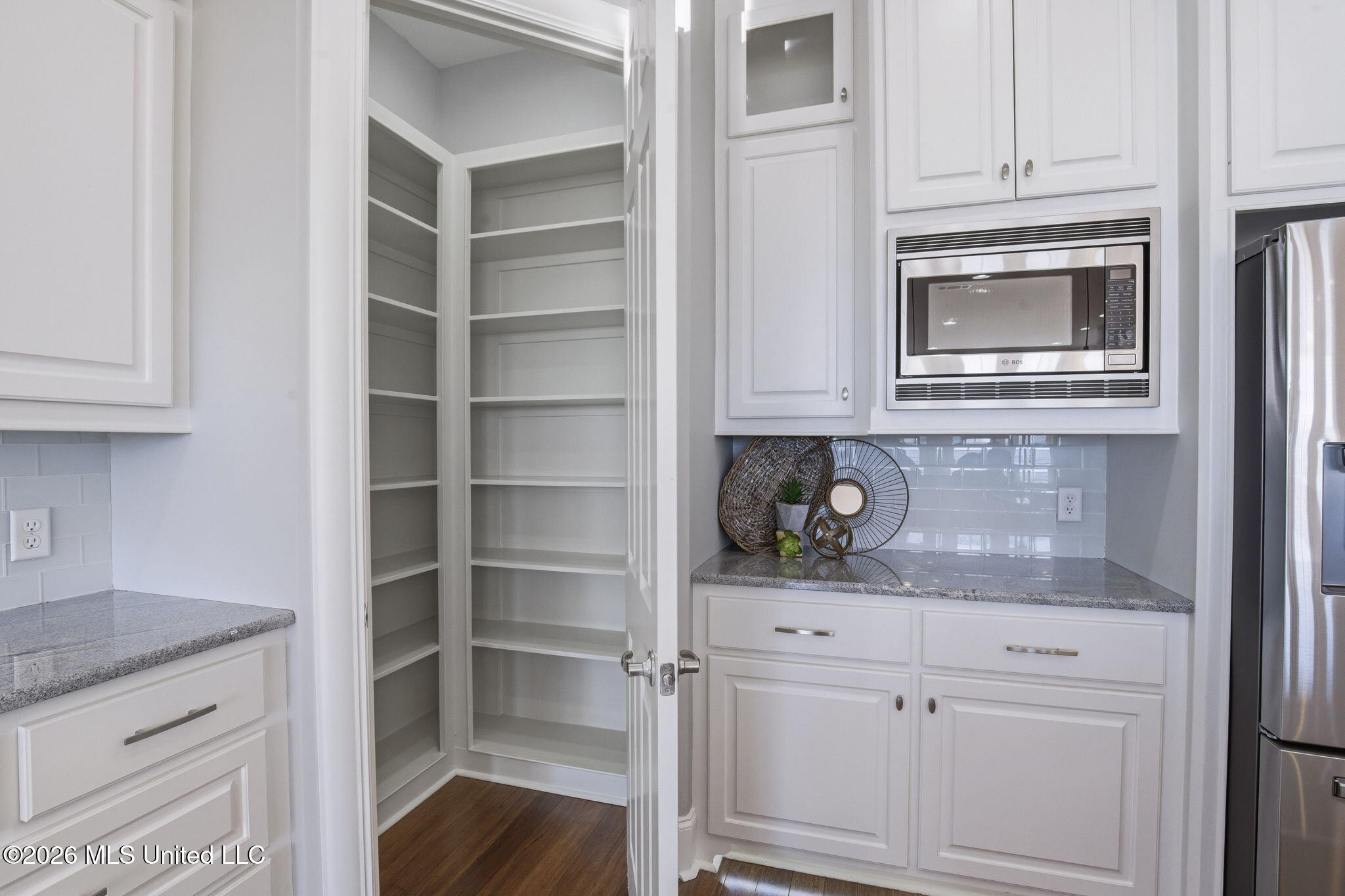 504 Port Arbor Brandon, MS 39047 - Photo 18 of 103 Corner Pantry