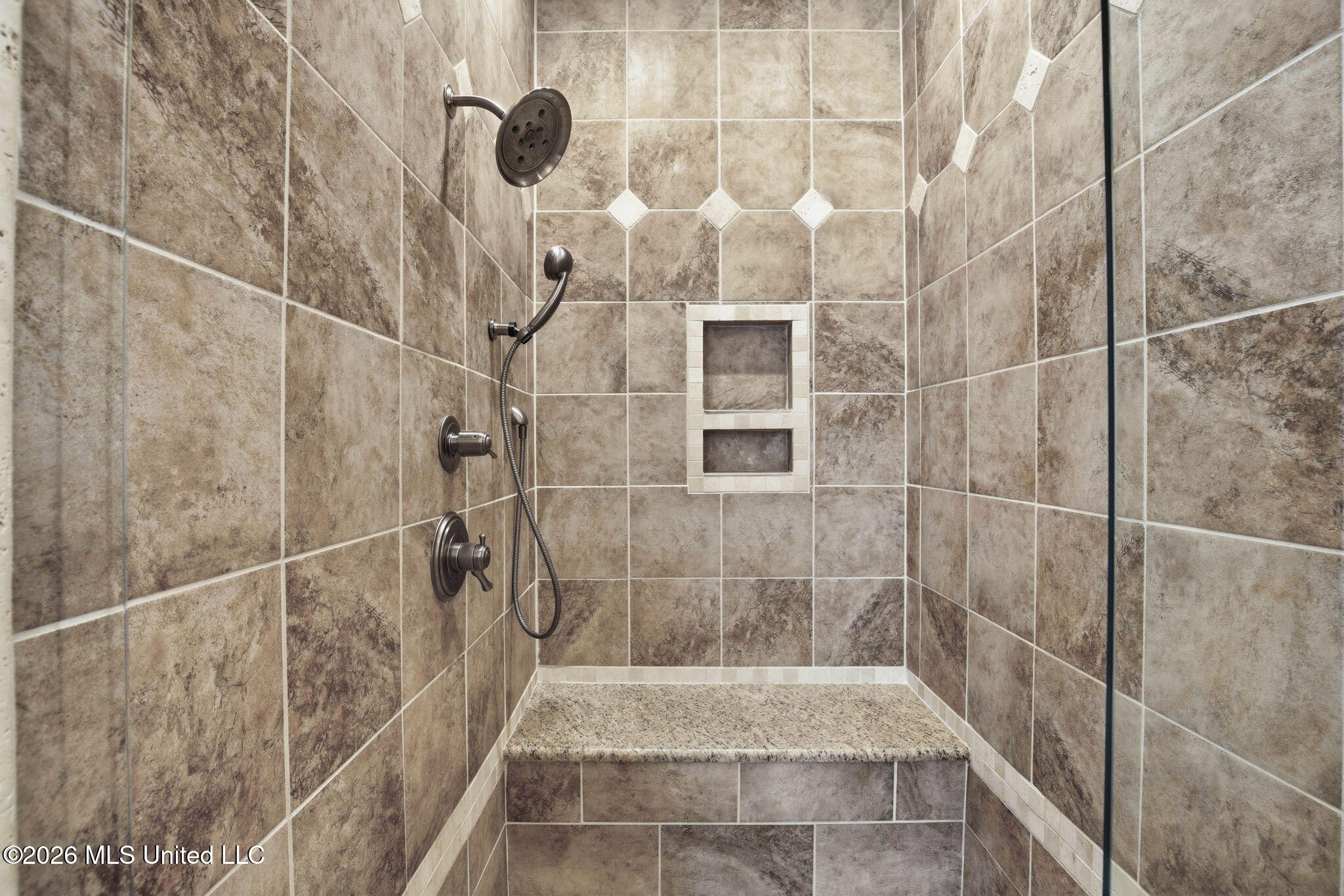 504 Port Arbor Brandon, MS 39047 - Photo 35 of 103 Bench and Shampoo Nook