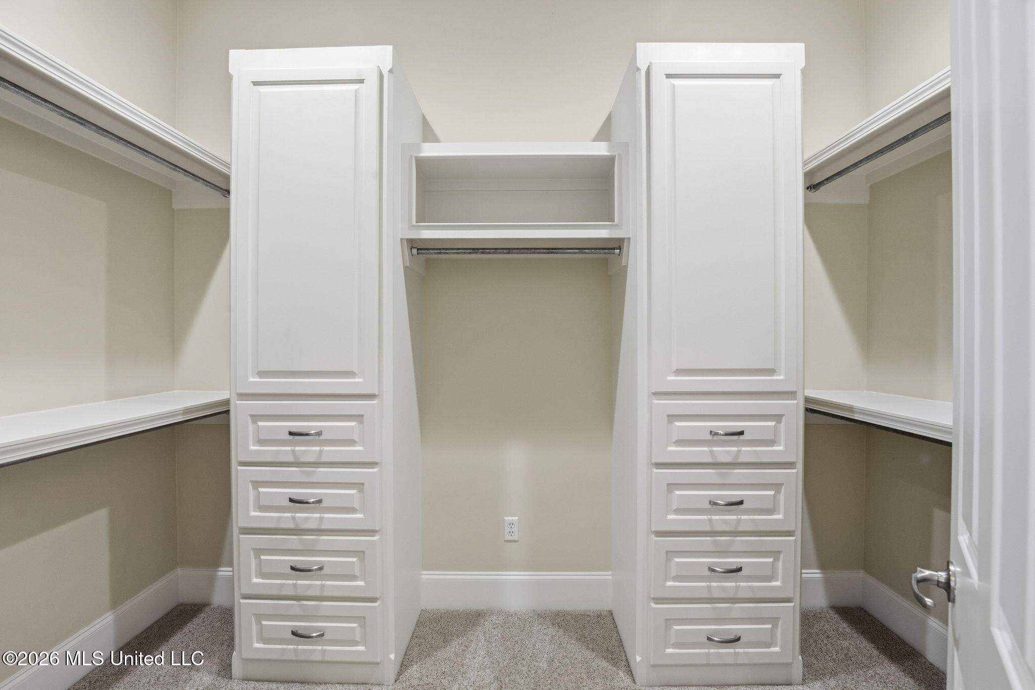 504 Port Arbor Brandon, MS 39047 - Photo 36 of 103 Walk In Closet