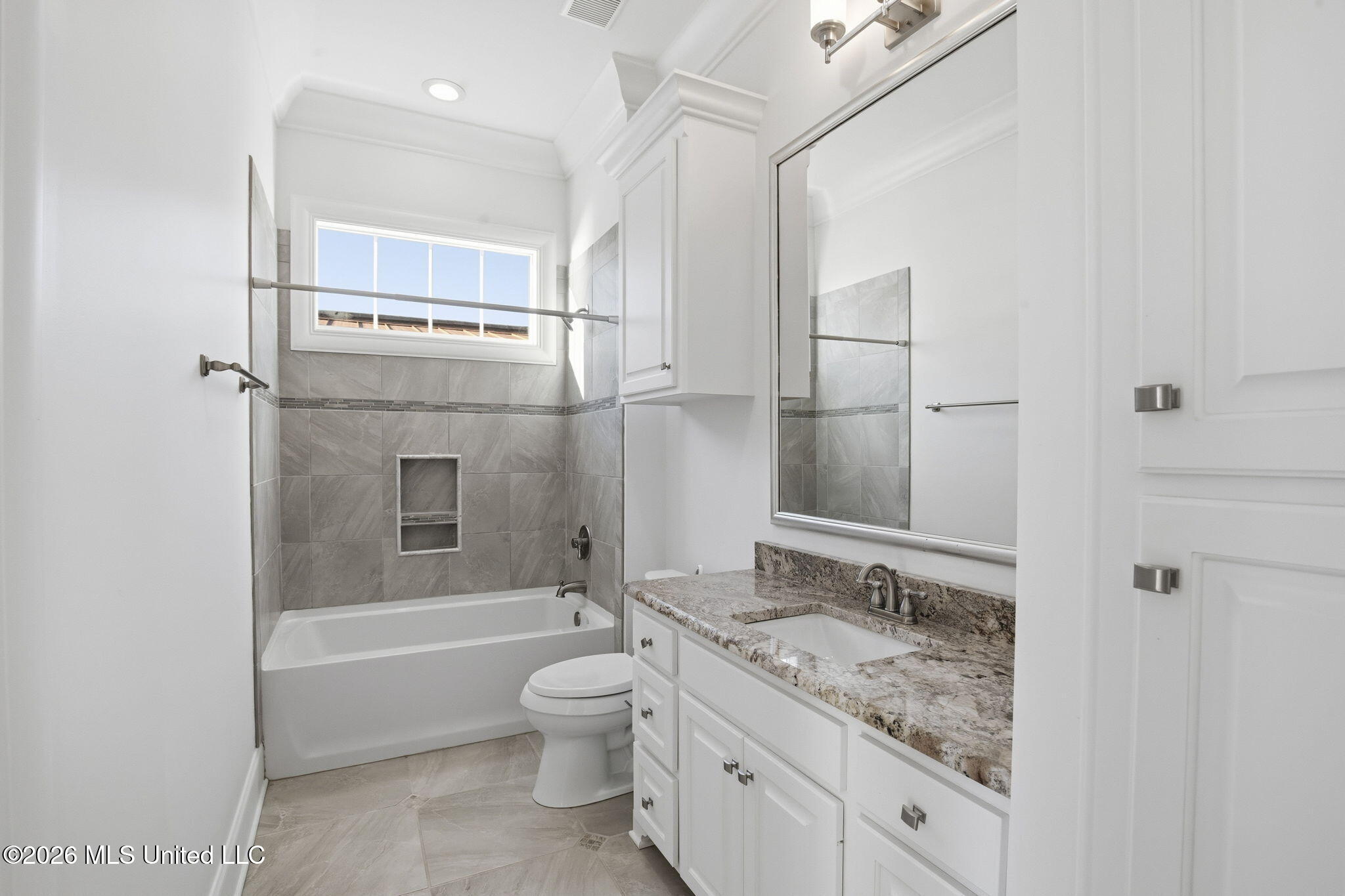 504 Port Arbor Brandon, MS 39047 - Photo 43 of 103 Upstairs Bath