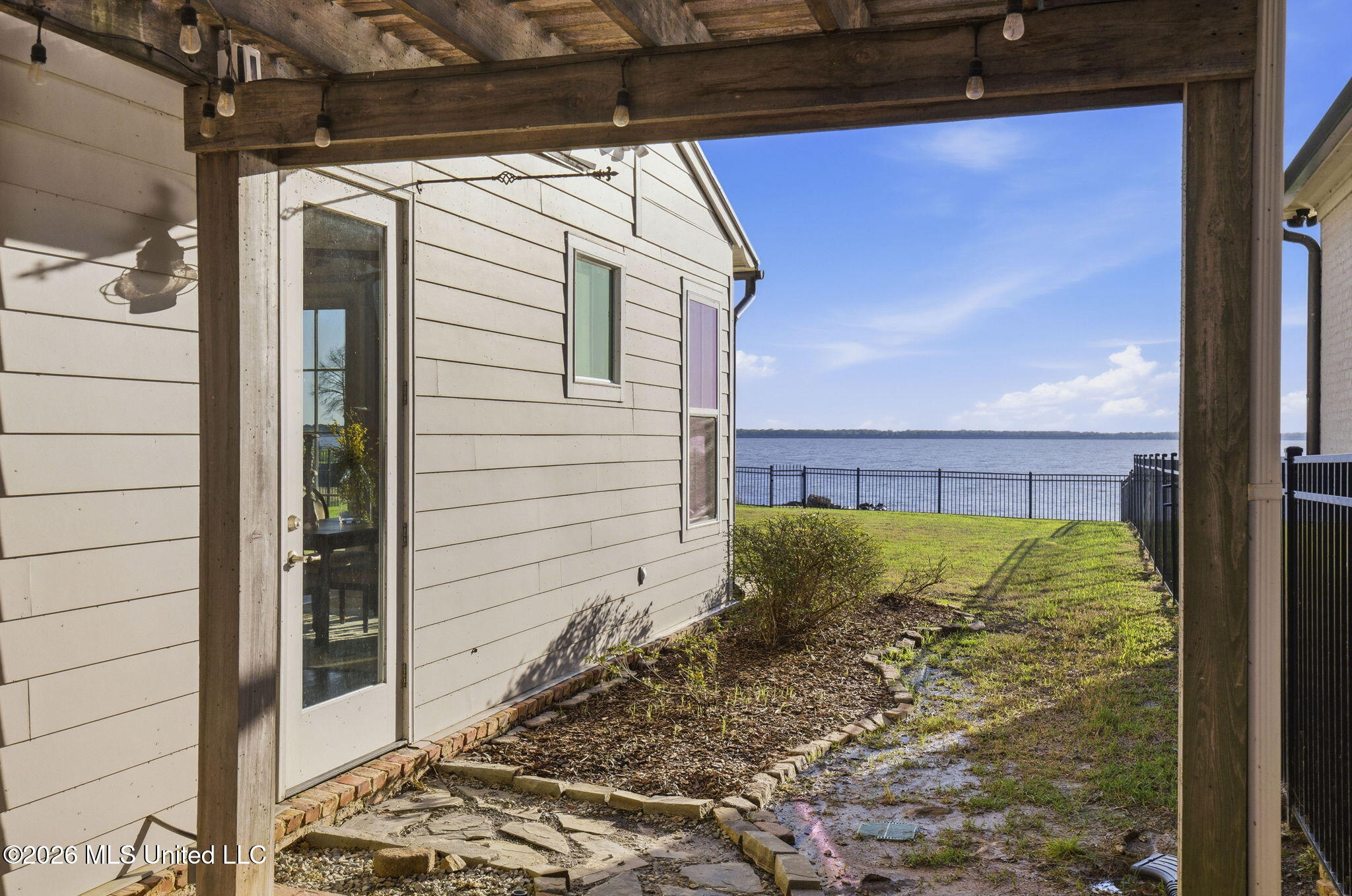 504 Port Arbor Brandon, MS 39047 - Photo 81 of 103 Side Yard