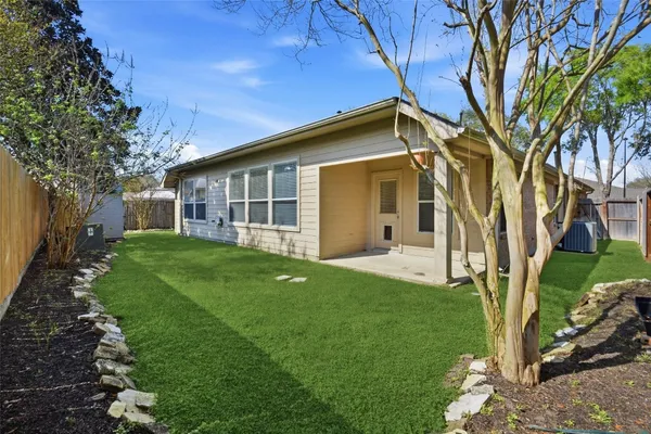 $2,150 | 7018 Chapel Meadow Lane, Richmond, TX 77407