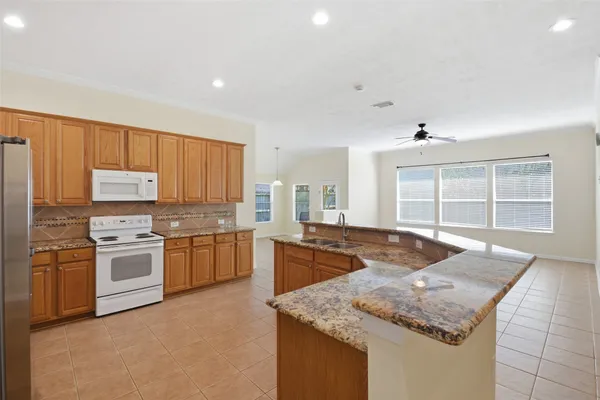 $2,150 | 7018 Chapel Meadow Lane, Richmond, TX 77407