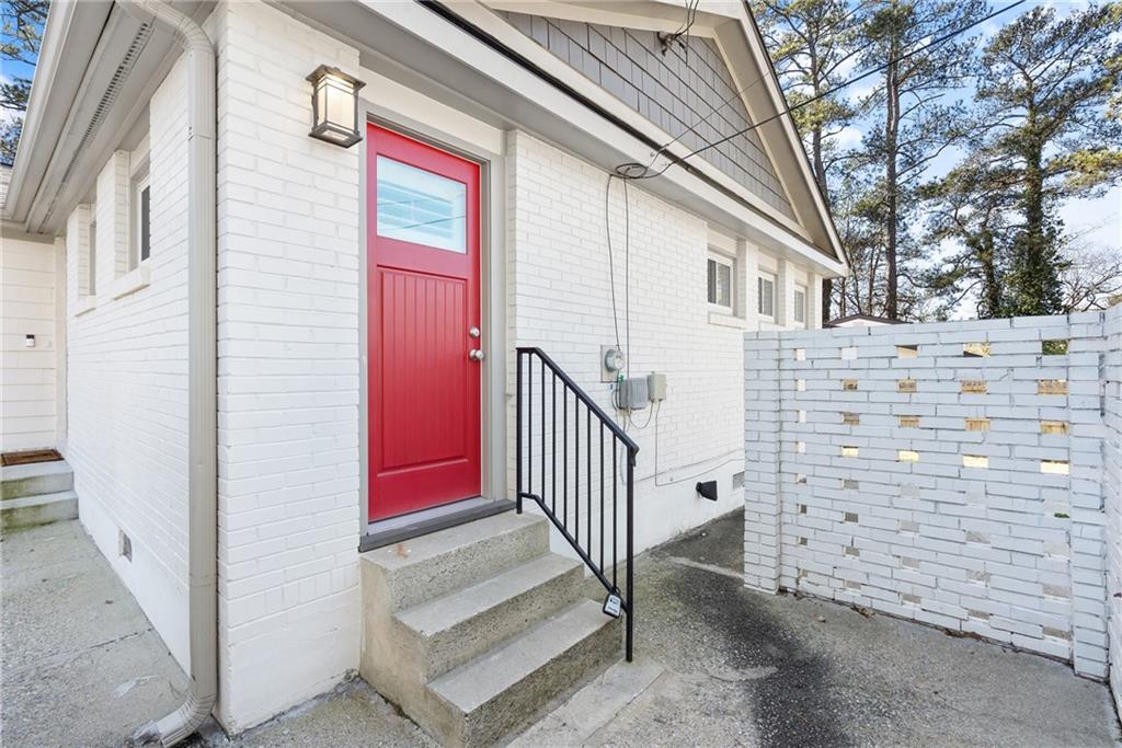 2026 Harwinor Road Southeast Smyrna, GA 30082 - Photo 5 of 30