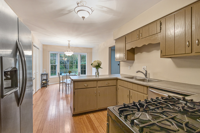 33 Cedar Gate Circle Sugar Grove, IL 60554 - Photo 8 of 30