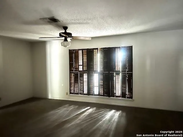 $368,750 | 40 Encino Loma, Beeville, TX 78102