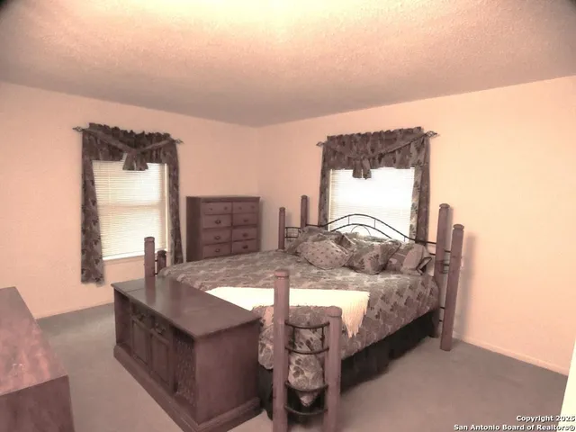 $368,750 | 40 Encino Loma, Beeville, TX 78102