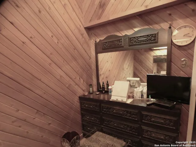 $368,750 | 40 Encino Loma, Beeville, TX 78102