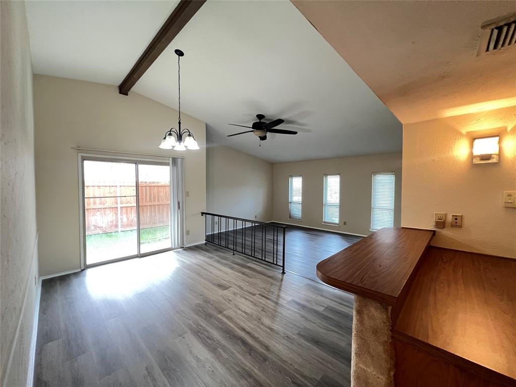 2107 Victoria Road Carrollton, TX 75007 - Photo 6 of 39
