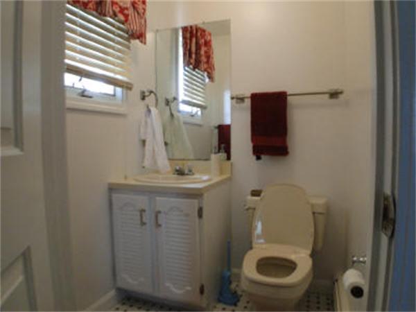 9 Thistle Road Saugus, MA 01906 - Photo 12 of 21 Gallery Image 12