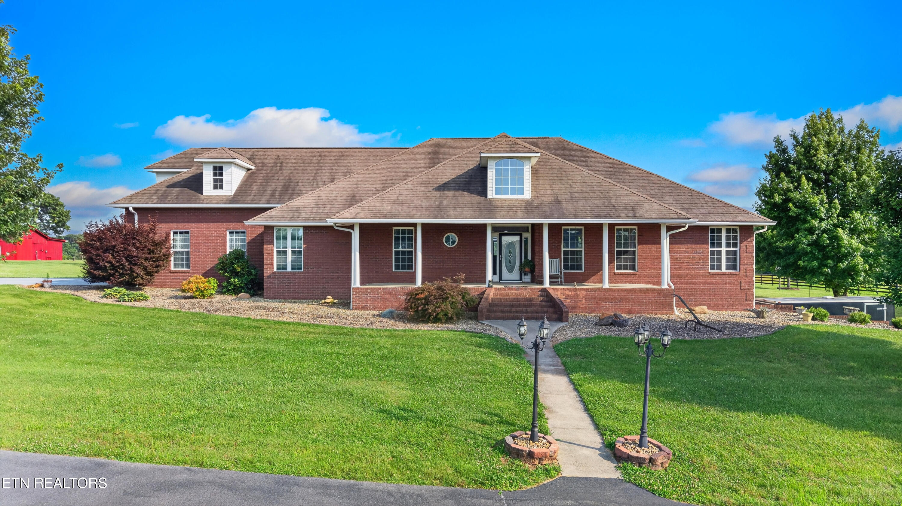 001-670BurchfieldRoad-Dandridge-TN-37725