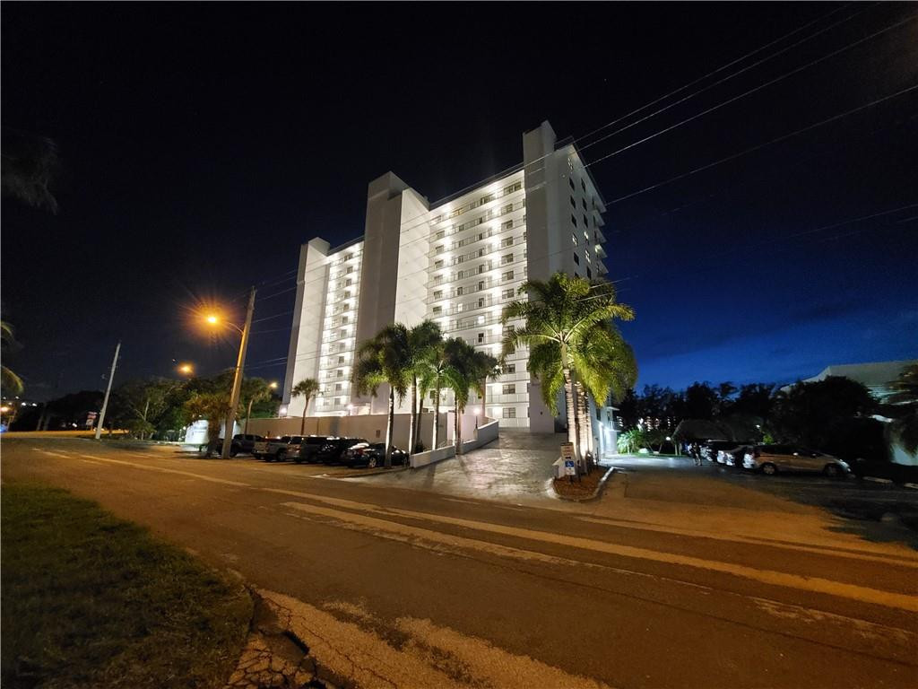 1401 North Riverside Drive, Unit 807 Pompano Beach, FL 33062 - Photo 2 of 40 Photo 2