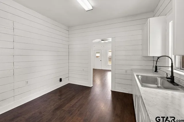 $130,000 | 241 Ayers Street, Frankston, TX 75763