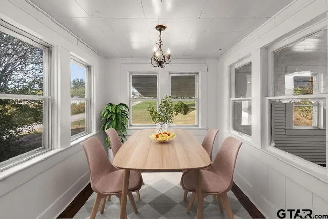 $130,000 | 241 Ayers Street, Frankston, TX 75763