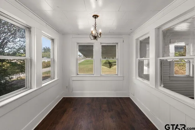 $130,000 | 241 Ayers Street, Frankston, TX 75763