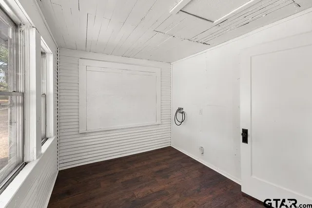 $130,000 | 241 Ayers Street, Frankston, TX 75763