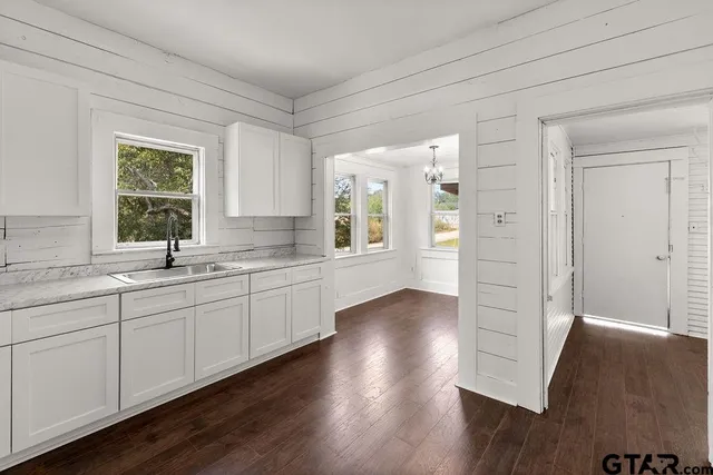 $130,000 | 241 Ayers Street, Frankston, TX 75763