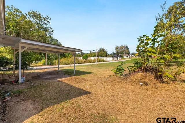 $130,000 | 241 Ayers Street, Frankston, TX 75763