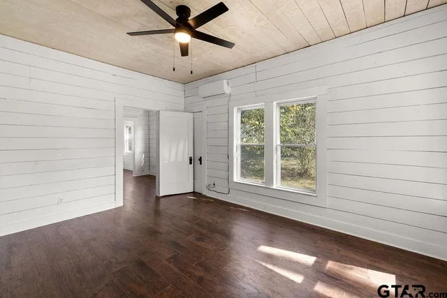 $130,000 | 241 Ayers Street, Frankston, TX 75763