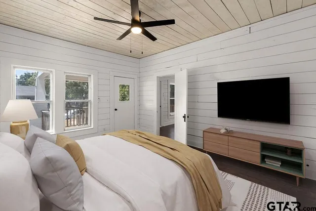 $130,000 | 241 Ayers Street, Frankston, TX 75763