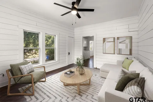 $130,000 | 241 Ayers Street, Frankston, TX 75763