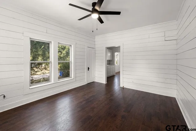 $130,000 | 241 Ayers Street, Frankston, TX 75763