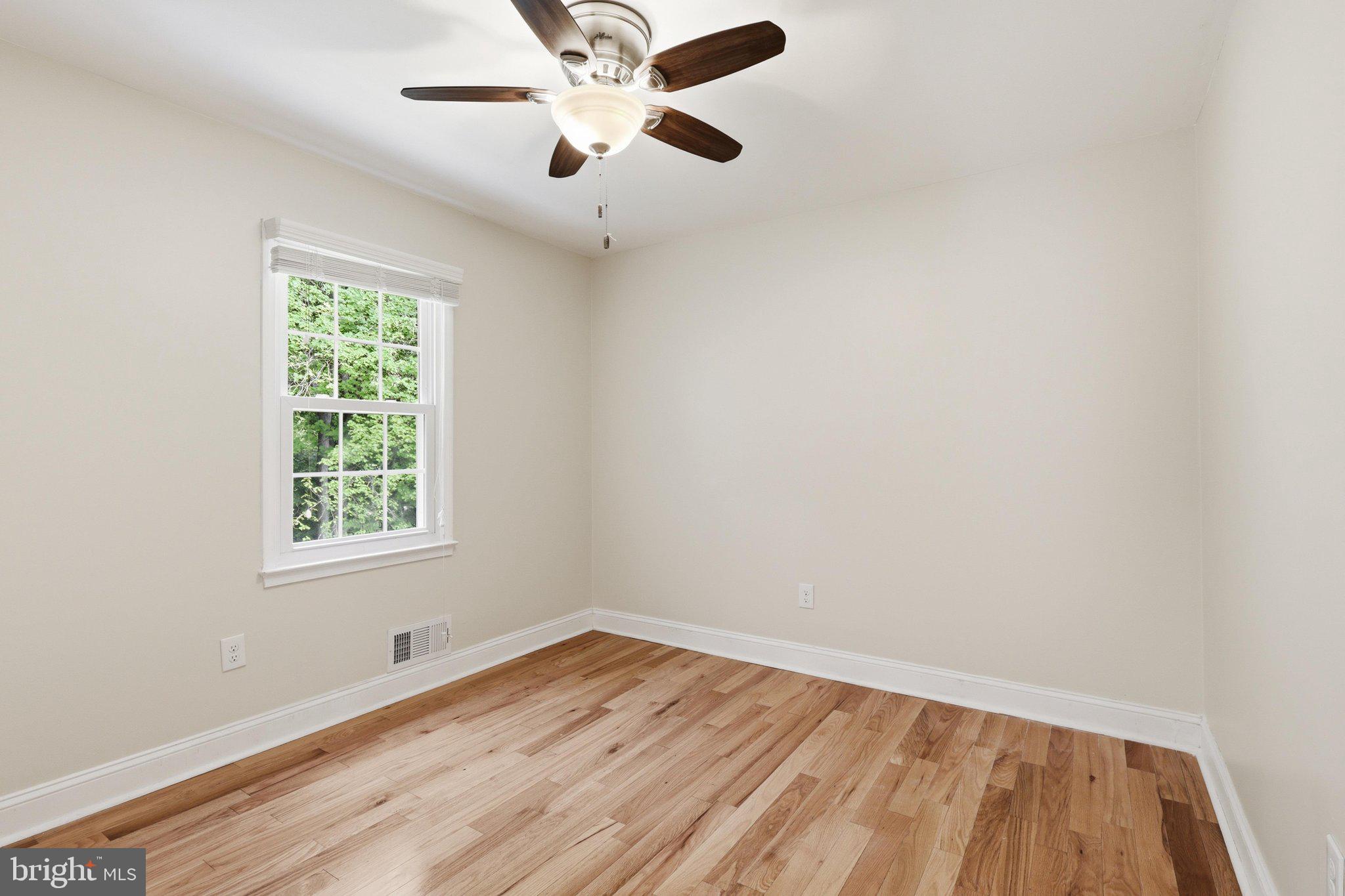12348 Coleraine Court Reston, VA 20191 - Photo 32 of 56 Bedroom 4