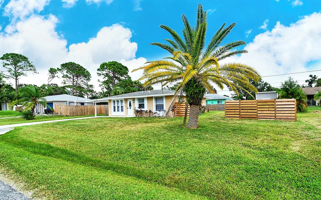307 Southland Road Venice, FL 34293 - Photo 6 of 56