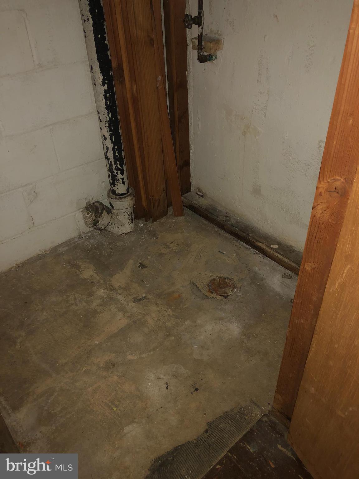 1920 Heathfield Road Baltimore, MD 21239 - Photo 23 of 51