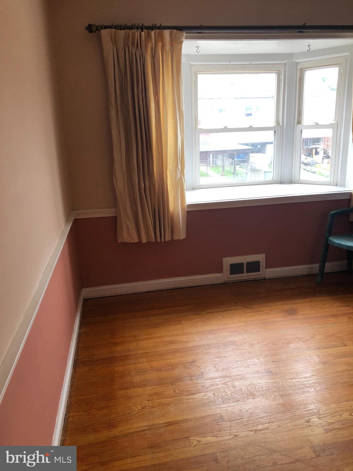 1920 Heathfield Road Baltimore, MD 21239 - Photo 4 of 51