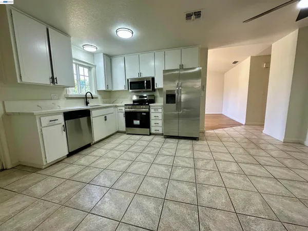 $510,000 | 554 Chestnut Avenue, Tracy, CA 95376