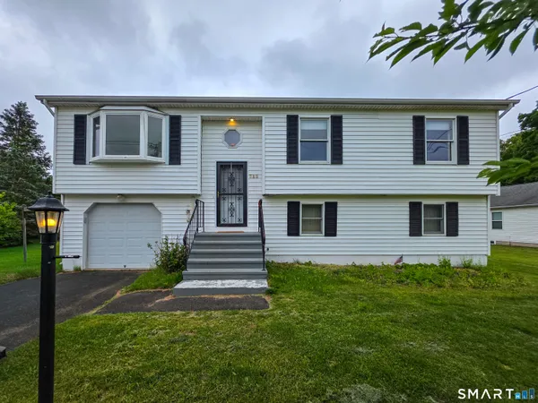 $2,800 | 105 Northfield Road, Wallingford, CT 06492