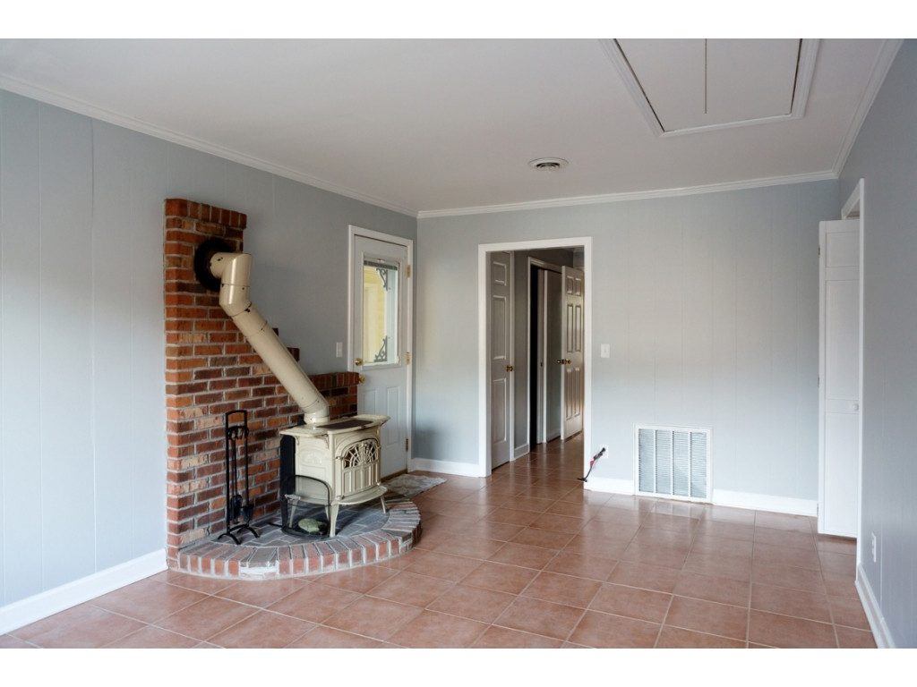 1627 Southside Road Elizabethton, TN 37643 - Photo 5 of 12 Photo 5
