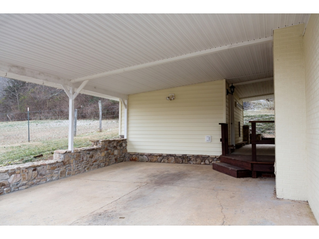 1627 Southside Road Elizabethton, TN 37643 - Photo 10 of 12 Photo 10